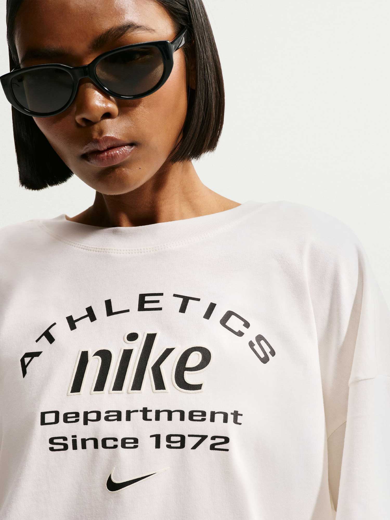 NIKE