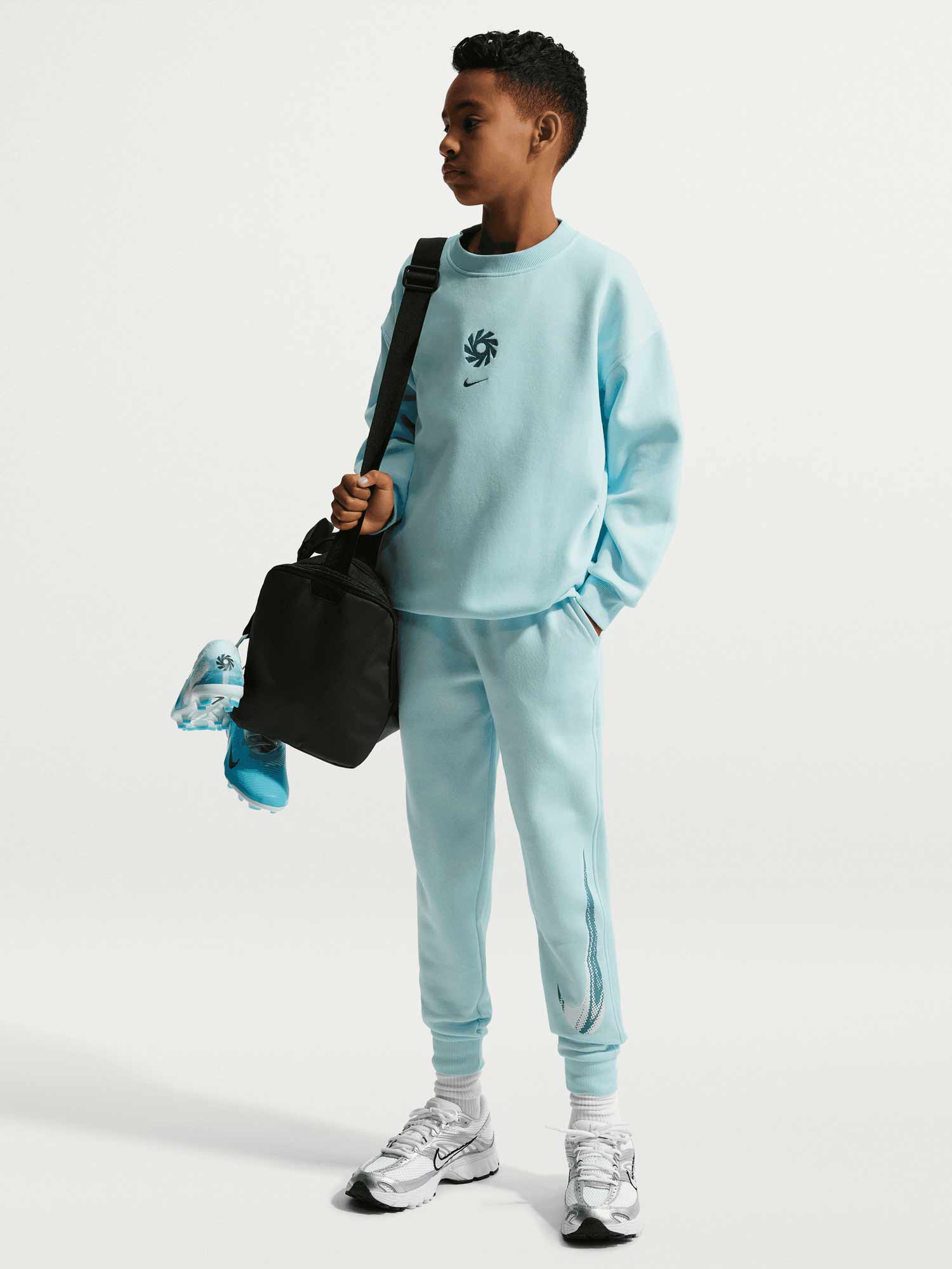 NIKE