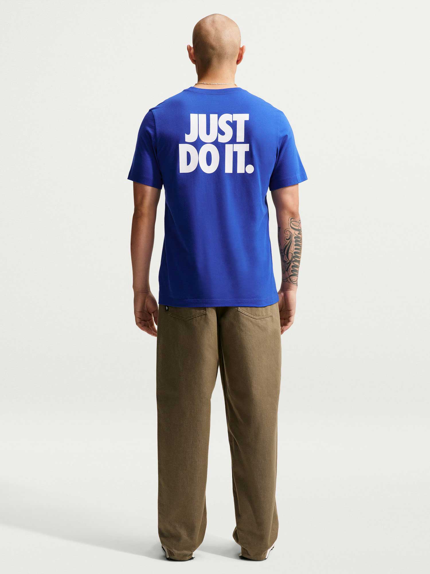 NIKE