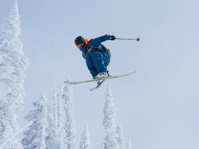 За любителите на ските: грабни иновативни и комфортни облекла Helly Hansen на промо цена