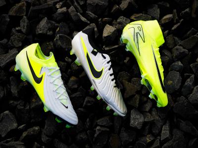 Освети играта си с NIKE MAD VOLTAGE